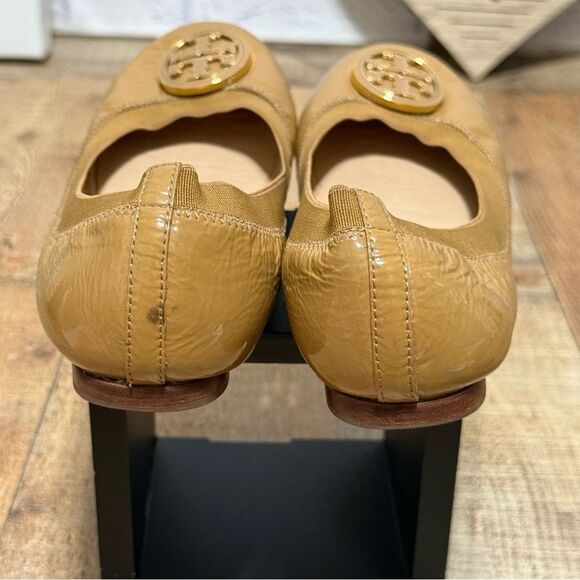 Tory Burch Flats Womens 8M Nude Beige Caroline Ballet Patent Leather Slip On - Picture 10 of 10